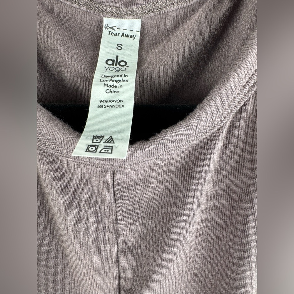 ALO Yoga Cover Tank Size Small $58 - Picture 8 of 11